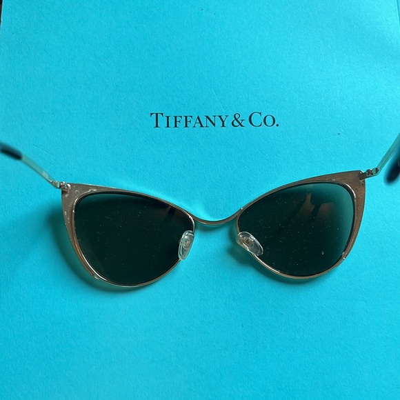 TF inspired gold cat-eyed sunglasses - Picture 4 of 6